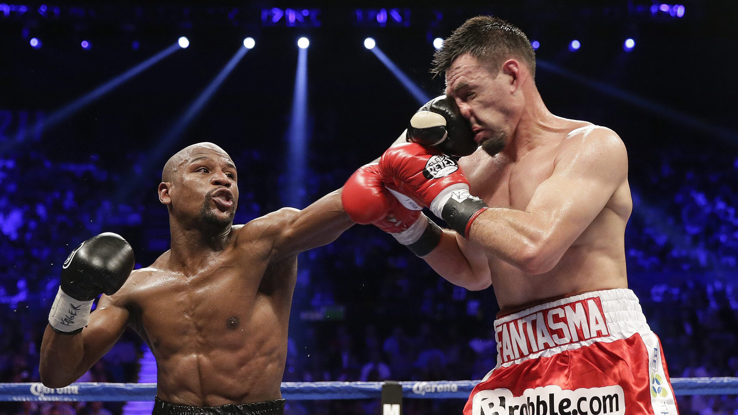 世界杯惊天冷门!范戴克领衔芬兰军团4-0狂胜喀麦隆,北欧神话再现